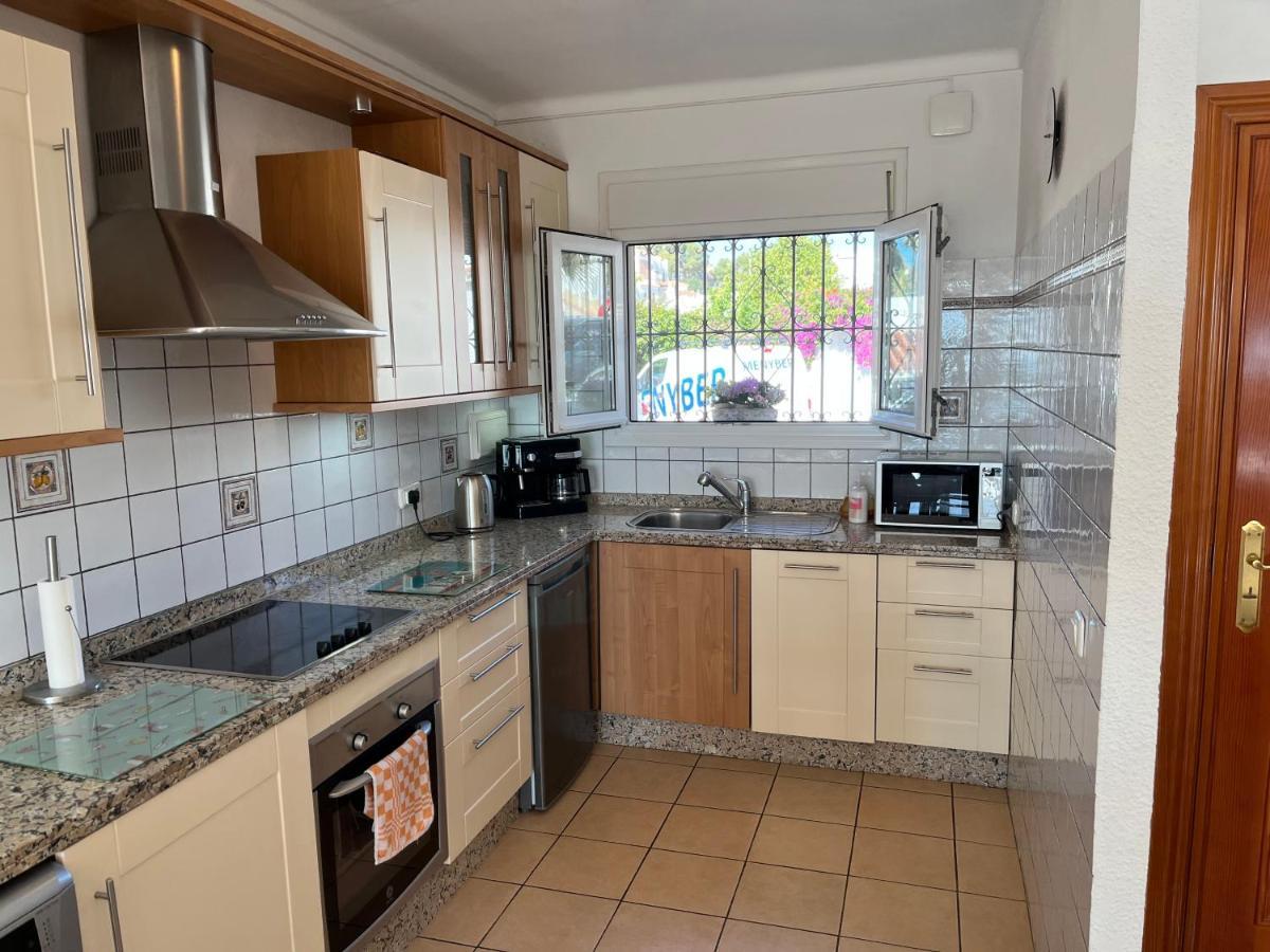 Delightful Burriana House With Magnificent Beach & Sea Views. Nerja Kültér fotó