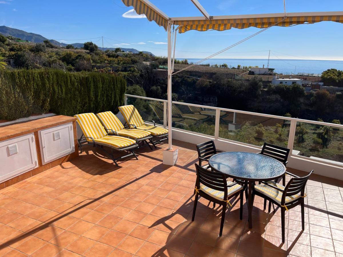 Delightful Burriana House With Magnificent Beach & Sea Views. Nerja Kültér fotó